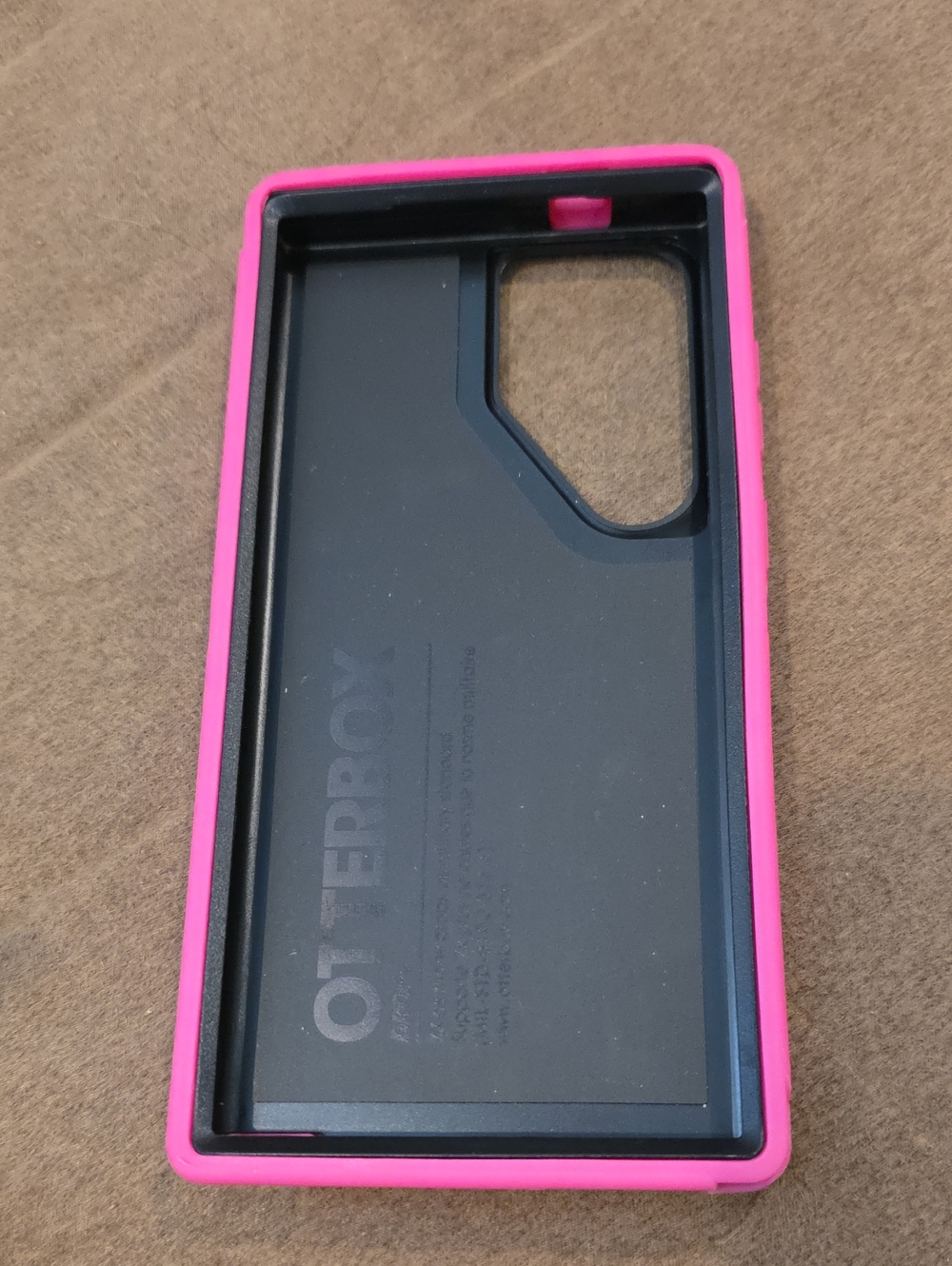 OtterBox Dual-Layer Phone Case in Bright Pink and Black Samsung S25 Ultra